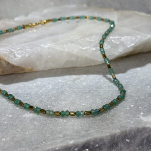Colar Jade Verde Facetado com Hematita